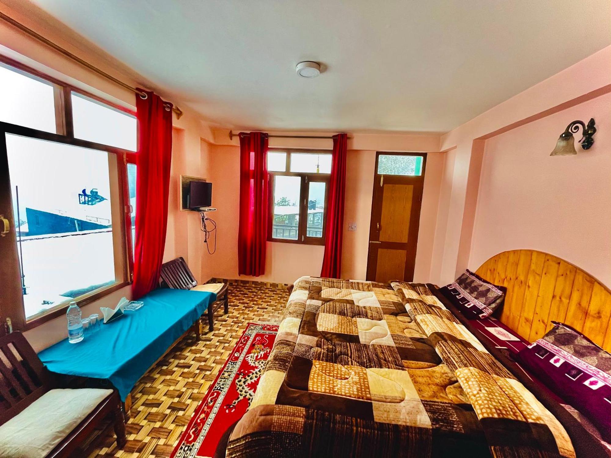 Hostel La Voglia-Old Manali Zewnętrze zdjęcie